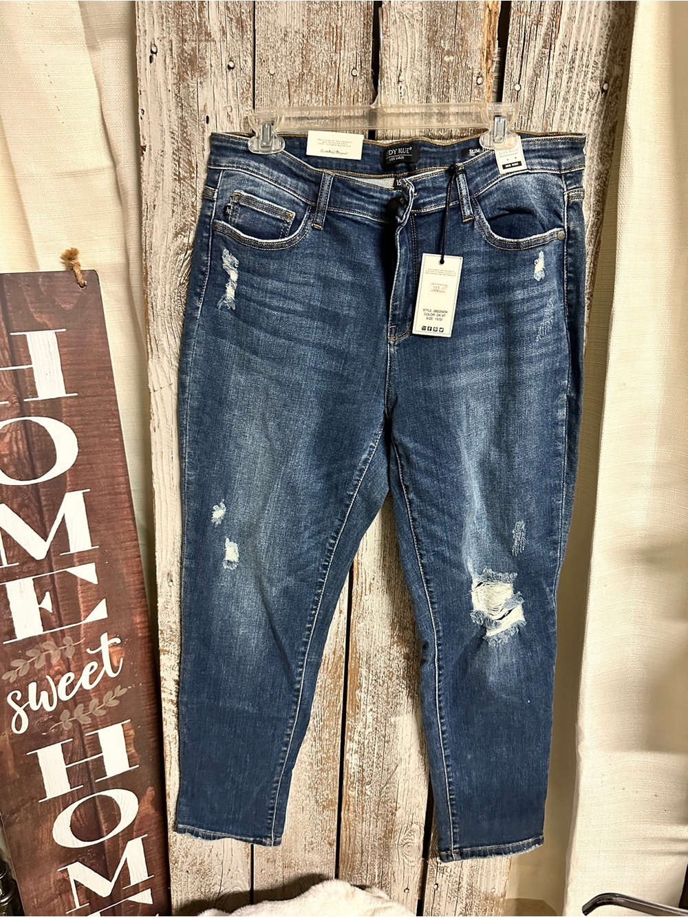 Judy Blue Distressed Dark Blue Cropped Skinny Jeans